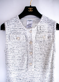CHANEL 16PS White Gray Sleeveless CC Buttons Stretch Knit Dress 36 シャネル ホワイト グレー ストレッチ ノースリーブ CC ボタン ニット ワンピース 即発