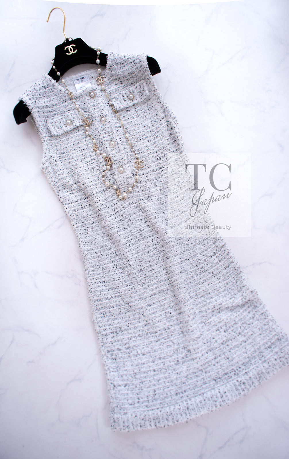 CHANEL 16PS White Gray Sleeveless CC Buttons Stretch Knit Dress 36 シャネル ホワイト グレー ストレッチ ノースリーブ CC ボタン ニット ワンピース 即発