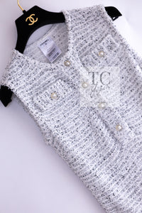 CHANEL 16PS White Gray Sleeveless CC Buttons Stretch Knit Dress 36 シャネル ホワイト グレー ストレッチ ノースリーブ CC ボタン ニット ワンピース 即発