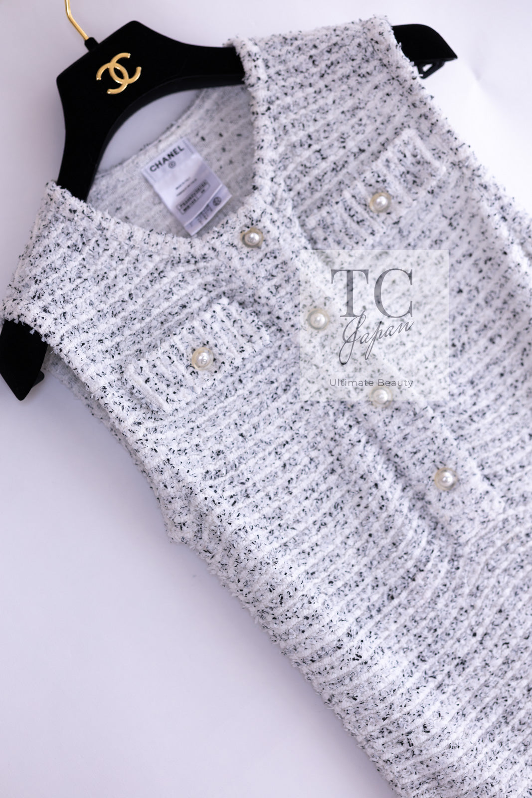 CHANEL 16PS White Gray Sleeveless CC Buttons Stretch Knit Dress 36 シャネル ホワイト グレー ストレッチ ノースリーブ CC ボタン ニット ワンピース 即発