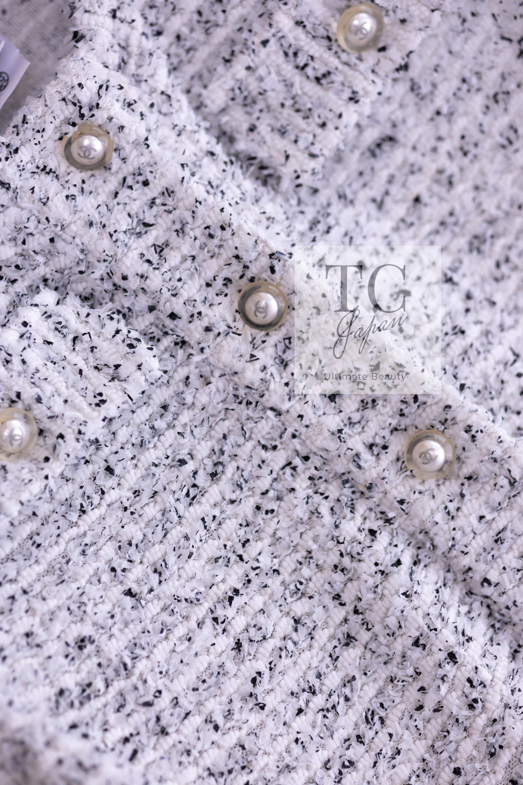 CHANEL 16PS White Gray Sleeveless CC Buttons Stretch Knit Dress 36 シャネル ホワイト グレー ストレッチ ノースリーブ CC ボタン ニット ワンピース 即発