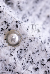 CHANEL 16PS White Gray Sleeveless CC Buttons Stretch Knit Dress 36 シャネル ホワイト グレー ストレッチ ノースリーブ CC ボタン ニット ワンピース 即発