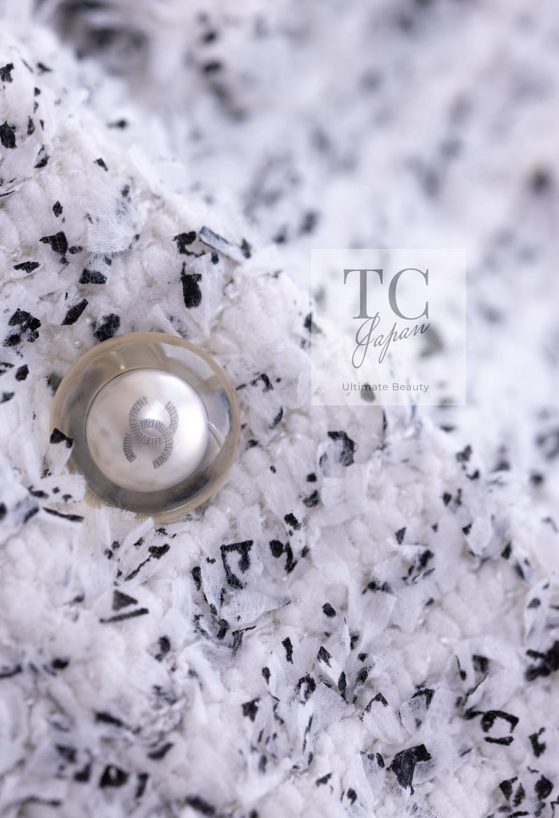 CHANEL 16PS White Gray Sleeveless CC Buttons Stretch Knit Dress 36 シャネル ホワイト グレー ストレッチ ノースリーブ CC ボタン ニット ワンピース 即発