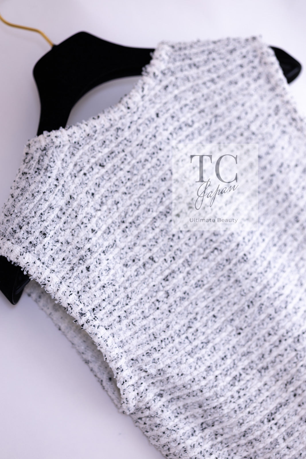 CHANEL 16PS White Gray Sleeveless CC Buttons Stretch Knit Dress 36 シャネル ホワイト グレー ストレッチ ノースリーブ CC ボタン ニット ワンピース 即発