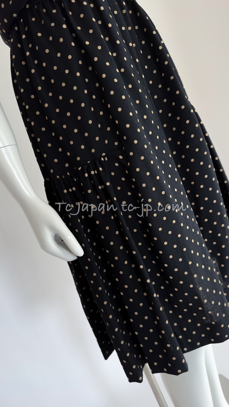 CHANEL 89S Black Beige Wool Dot Print Dress 34 36 シャネル ブラック ベージュ ウール ドット柄 ワンピース 即発