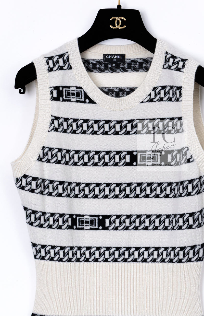 CHANEL 17PS Ivory Black Chain Turn Lock Pattern Cashmere Knit Dress 36 シャネル アイボリー ブラック チェーン & ターンロック 柄 カシミヤ ニット ワンピース 即発