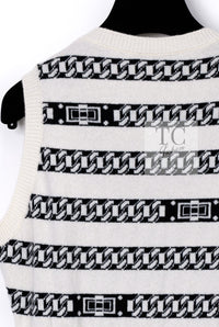 CHANEL 17PS Ivory Black Chain Turn Lock Pattern Cashmere Knit Dress 36 シャネル アイボリー ブラック チェーン & ターンロック 柄 カシミヤ ニット ワンピース 即発