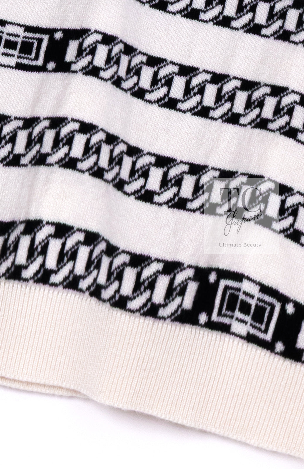 CHANEL 17PS Ivory Black Chain Turn Lock Pattern Cashmere Knit Dress 36 シャネル アイボリー ブラック チェーン & ターンロック 柄 カシミヤ ニット ワンピース 即発