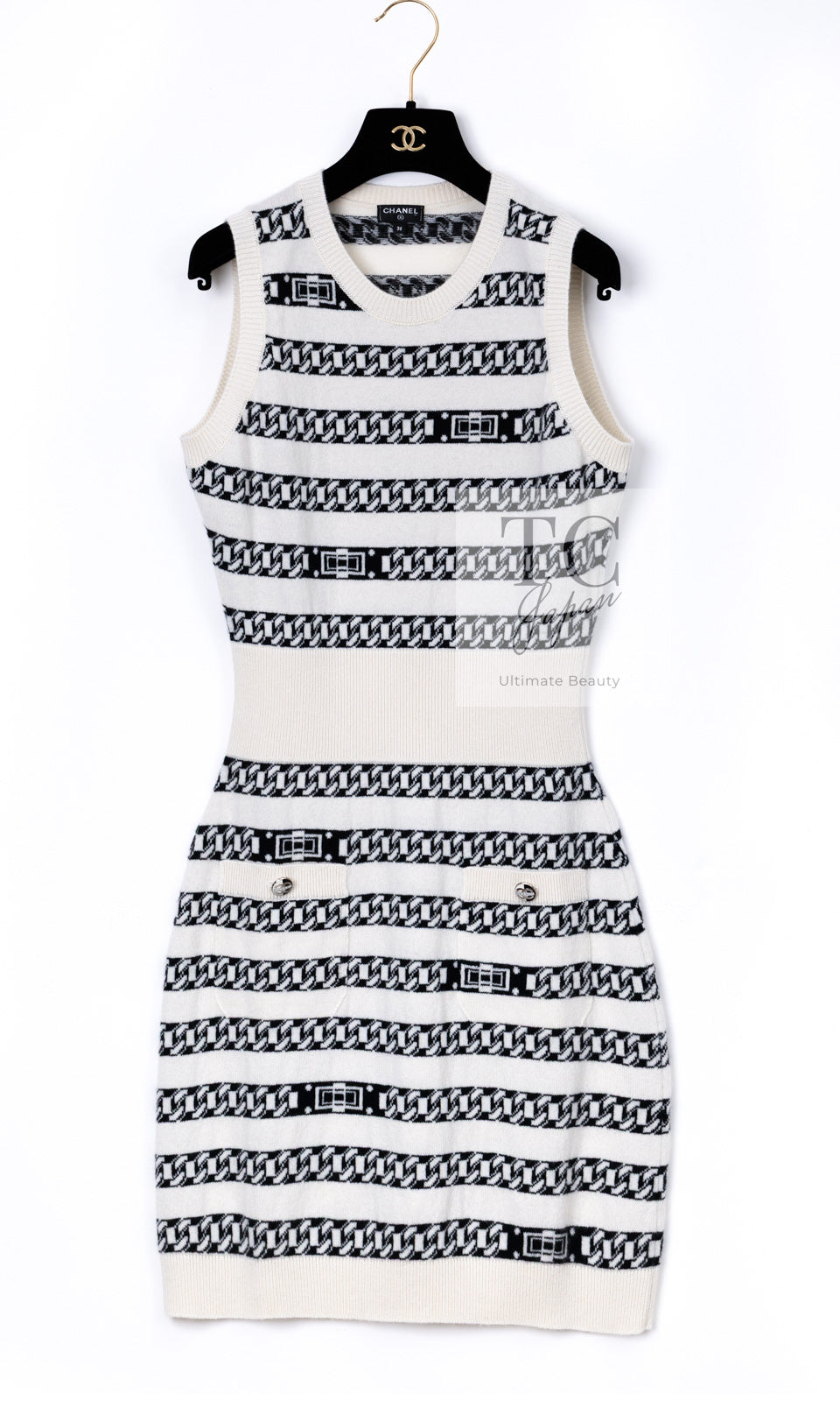 CHANEL 17PS Ivory Black Chain Turn Lock Pattern Cashmere Knit Dress 36 シャネル アイボリー ブラック チェーン & ターンロック 柄 カシミヤ ニット ワンピース 即発