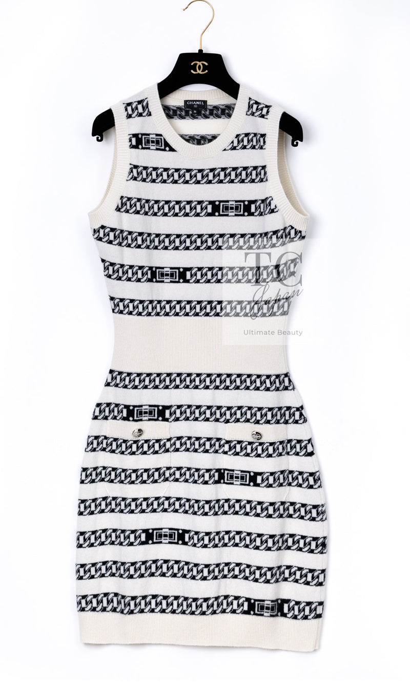 CHANEL 17PS Ivory Black Chain Turn Lock Pattern Cashmere Knit Dress 36 シャネル アイボリー ブラック チェーン & ターンロック 柄 カシミヤ ニット ワンピース 即発