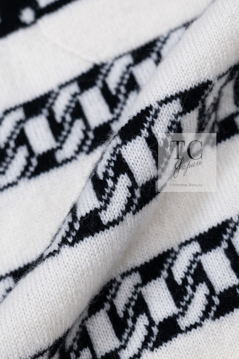 CHANEL 17PS Ivory Black Chain Turn Lock Pattern Cashmere Knit Dress 36 シャネル アイボリー ブラック チェーン & ターンロック 柄 カシミヤ ニット ワンピース 即発