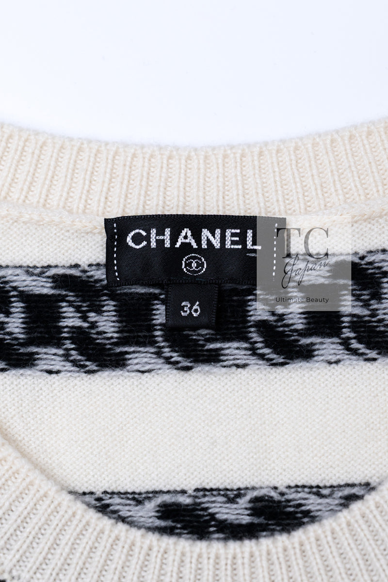 CHANEL 17PS Ivory Black Chain Turn Lock Pattern Cashmere Knit Dress 36 シャネル アイボリー ブラック チェーン & ターンロック 柄 カシミヤ ニット ワンピース 即発