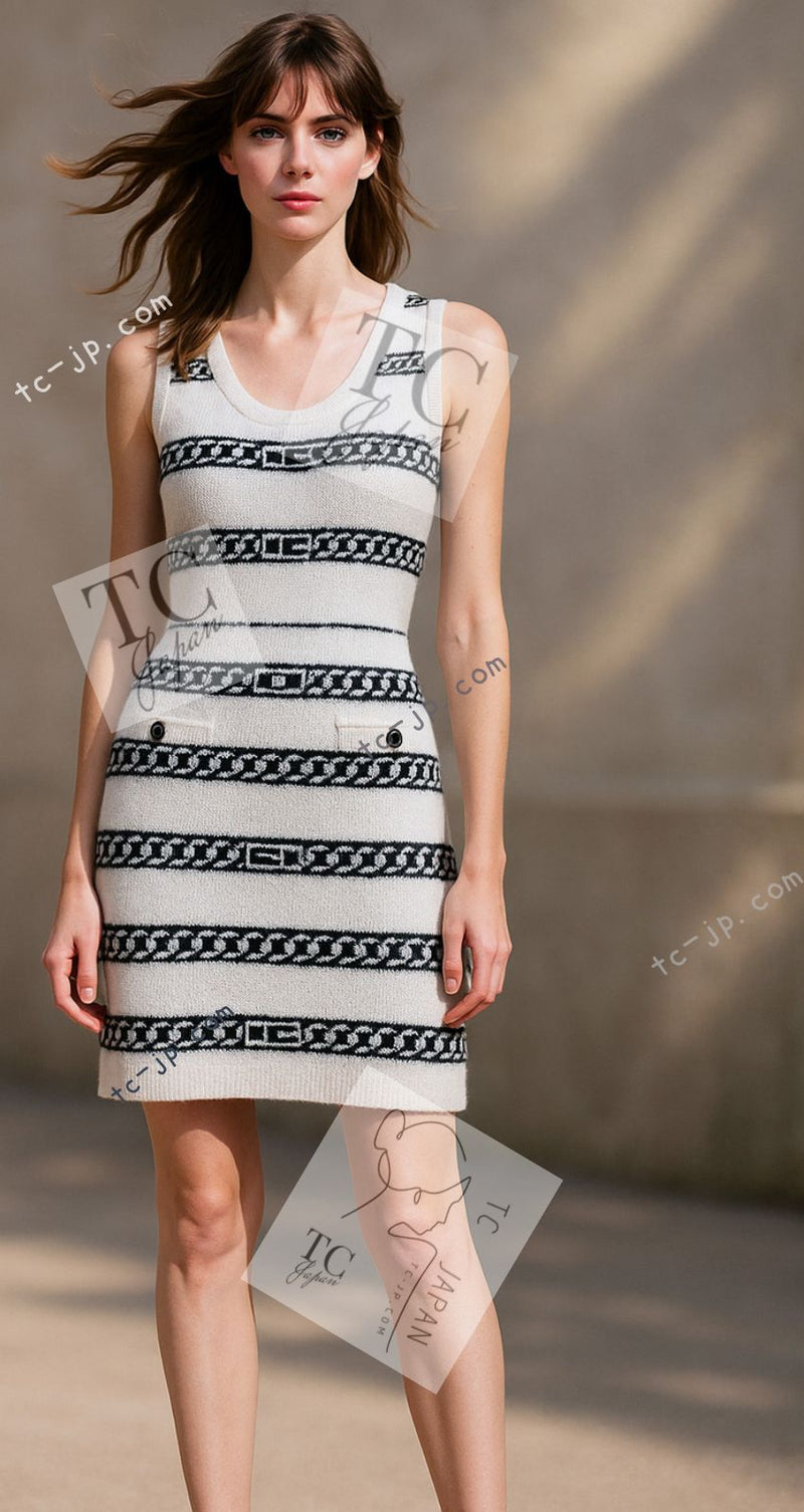 CHANEL 17PS Ivory Black Chain Turn Lock Pattern Cashmere Knit Dress 36 シャネル アイボリー ブラック チェーン & ターンロック 柄 カシミヤ ニット ワンピース 即発