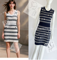 CHANEL 17PS Navy Ivory Chain Turn Lock Pattern Cashmere Knit Dress 36 38 シャネル ネイビー アイボリー チェーン & ターンロック 柄 カシミヤ ニット ワンピース 即発