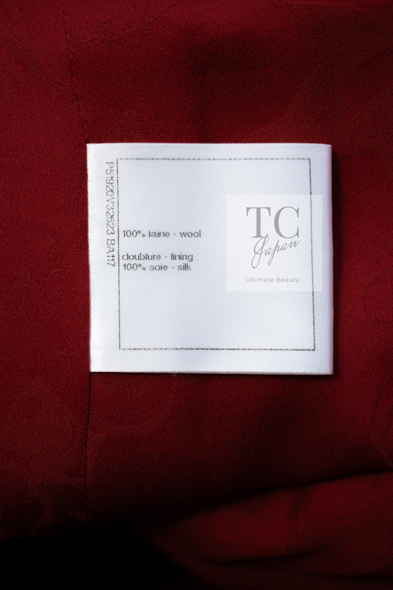 CHANEL 15PF Burgundy Red Ruby Gold Trim Melton Wool 100 Dress 40 シャネル バーガンディ レッド ルビー ゴールド トリム メルトン ウール ワンピース 即発