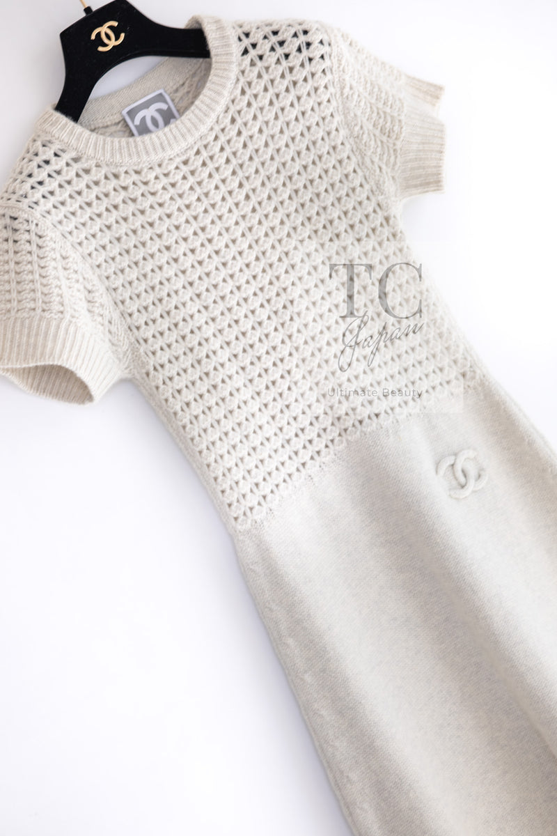 CHANEL 09A Beige Wool Cashmere CC Logo Knit Dress 34 シャネル ベージュ ウール カシミア CC ロゴ ニット ワンピース 即発