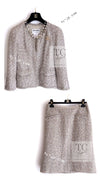 CHANEL 05S Beige Gold Silver Metallic Tweed Jacket Skirt Suit 44 46 シャネル ベージュ ゴールド メタリック ルサージュ ツイード ジャケット スカート スーツ 即発