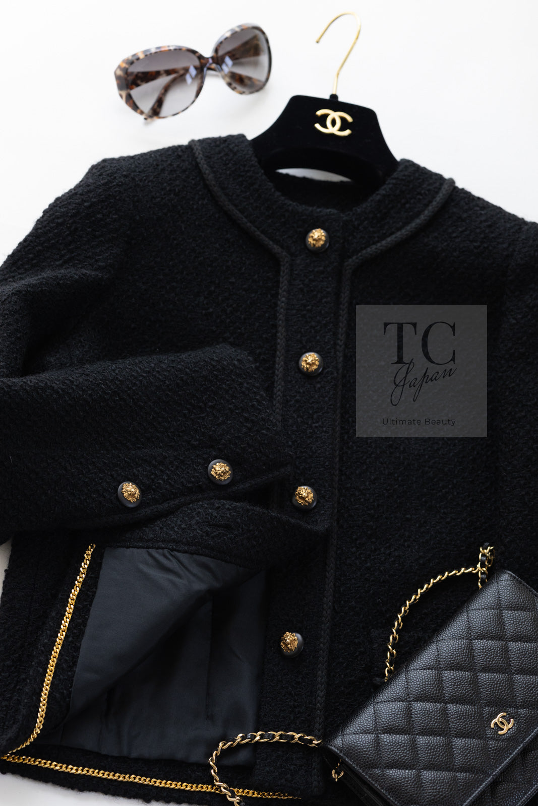 CHANEL Vintage Black Lion Buttons Tweed Jacket Skirt Suit 36 38 シャネル ヴィンテージ ブラック ライオンボタン ツイード ジャケット スカート スーツ 即発