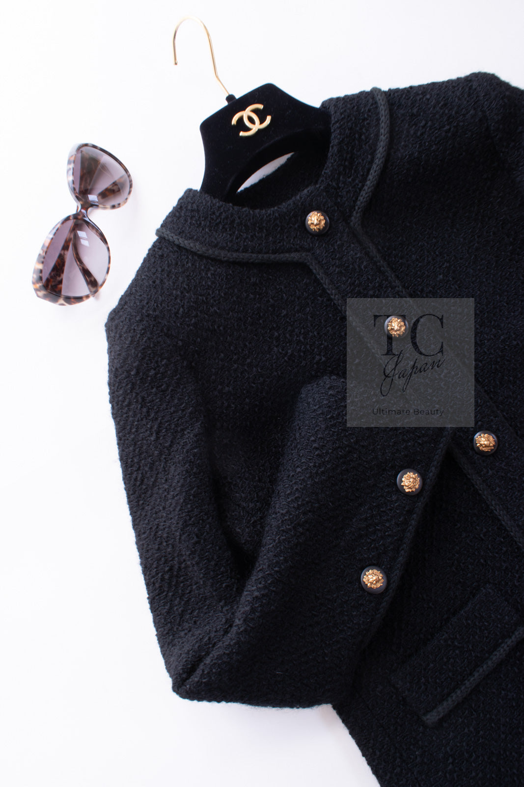 CHANEL Vintage Black Lion Buttons Tweed Jacket Skirt Suit 36 38 シャネル ヴィンテージ ブラック ライオンボタン ツイード ジャケット スカート スーツ 即発