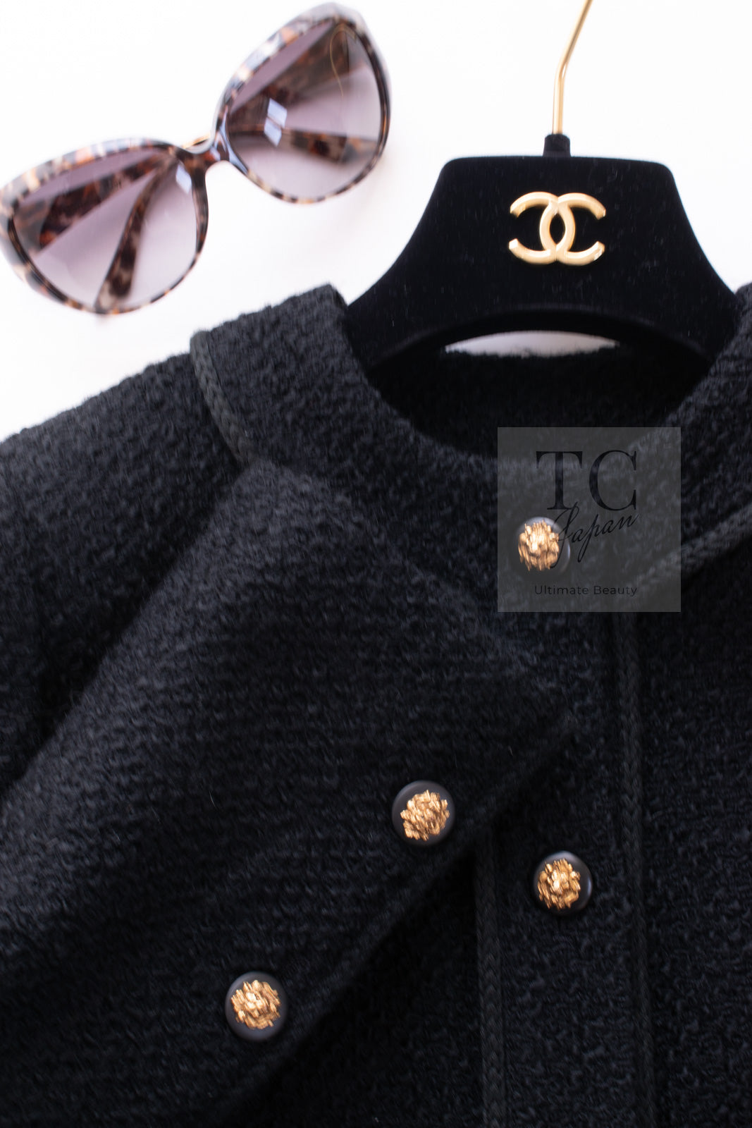 CHANEL Vintage Black Lion Buttons Tweed Jacket Skirt Suit 36 38 シャネル ヴィンテージ ブラック ライオンボタン ツイード ジャケット スカート スーツ 即発