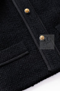 CHANEL Vintage Black Lion Buttons Tweed Jacket Skirt Suit 36 38 シャネル ヴィンテージ ブラック ライオンボタン ツイード ジャケット スカート スーツ 即発