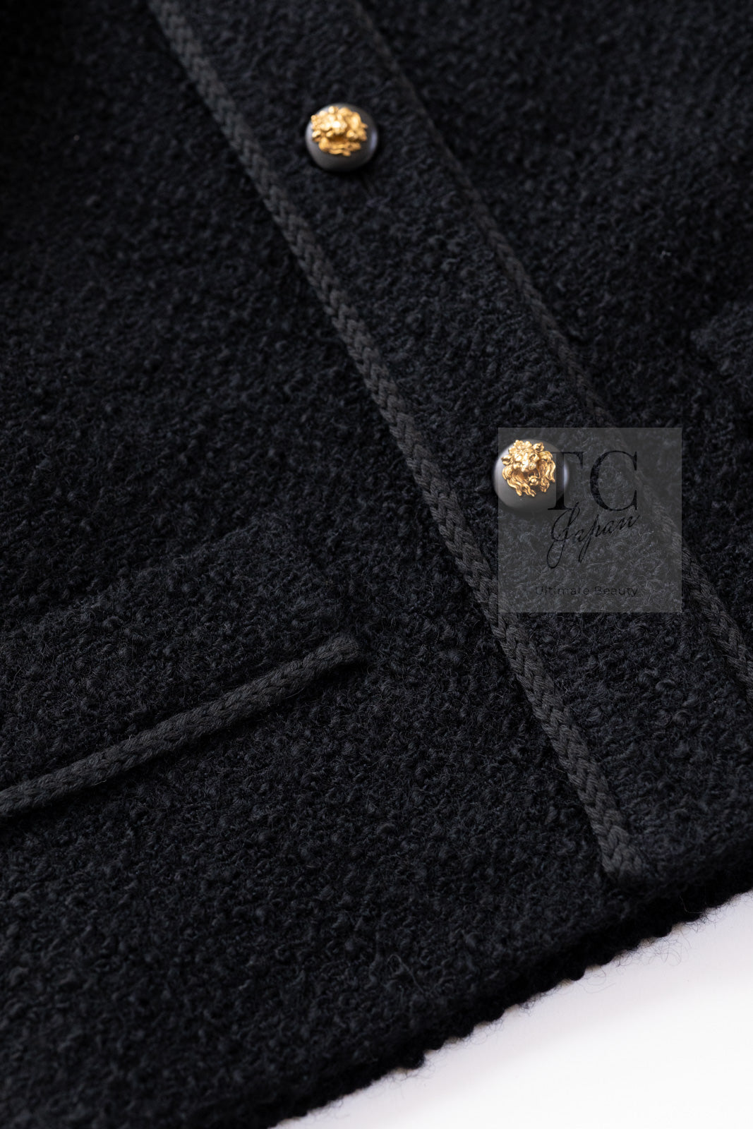 CHANEL Vintage Black Lion Buttons Tweed Jacket Skirt Suit 36 38 シャネル ヴィンテージ ブラック ライオンボタン ツイード ジャケット スカート スーツ 即発