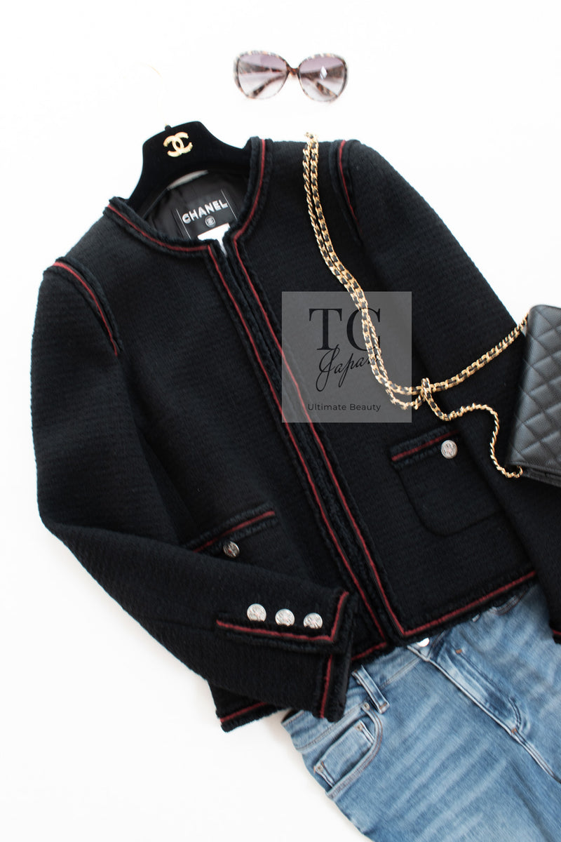 CHANEL 09PF Black Red Trim Moscow Wool Tweed Jacket Skirt Suit 38 シャネル ブラック レッド トリム ロマノフ ウール ツイード ジャケット スカート スーツ 即発