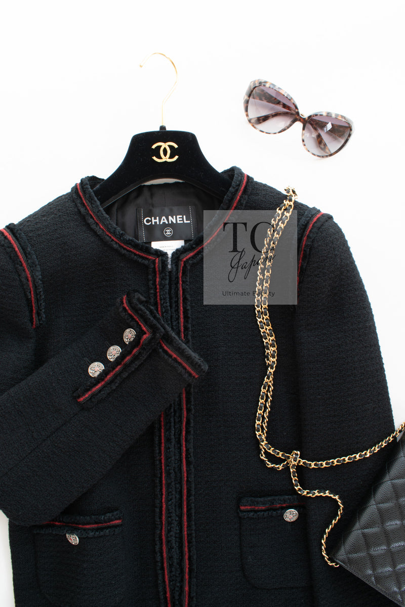 CHANEL 09PF Black Red Trim Moscow Wool Tweed Jacket Skirt Suit 38 シャネル ブラック レッド トリム ロマノフ ウール ツイード ジャケット スカート スーツ 即発