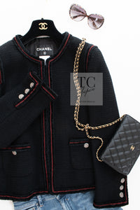 CHANEL 09PF Black Red Trim Moscow Wool Tweed Jacket Skirt Suit 38 シャネル ブラック レッド トリム ロマノフ ウール ツイード ジャケット スカート スーツ 即発