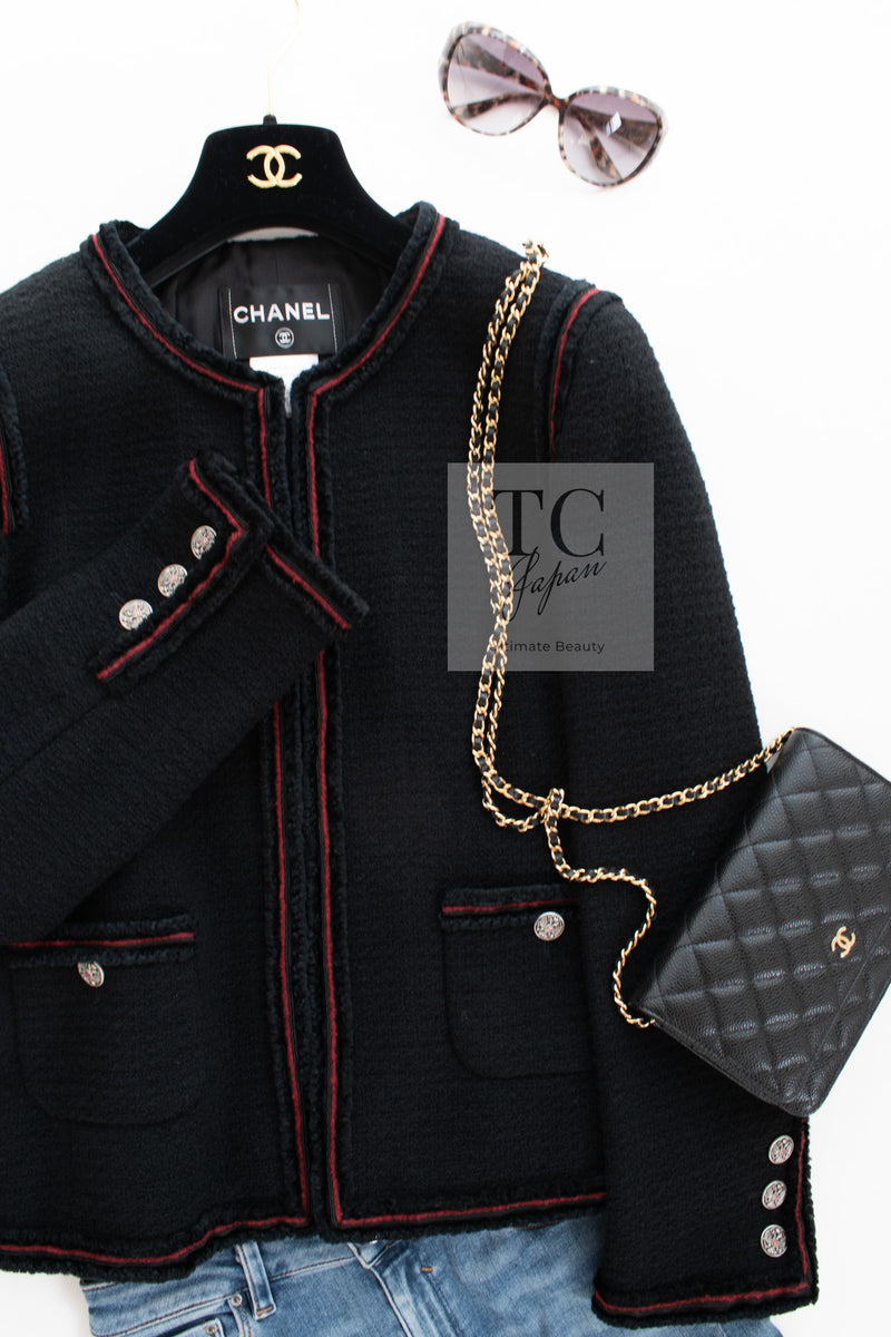 CHANEL 09PF Black Red Trim Moscow Wool Tweed Jacket Skirt Suit 38 シャネル ブラック レッド トリム ロマノフ ウール ツイード ジャケット スカート スーツ 即発