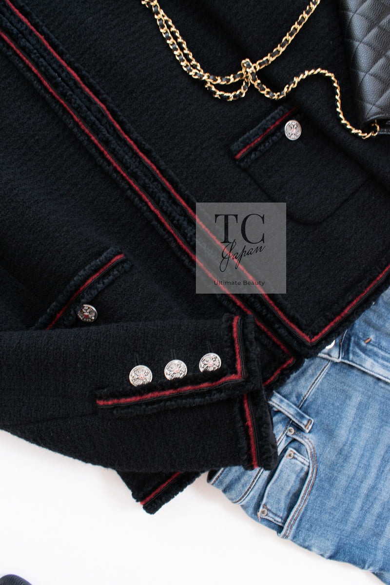 CHANEL 09PF Black Red Trim Moscow Wool Tweed Jacket Skirt Suit 38 シャネル ブラック レッド トリム ロマノフ ウール ツイード ジャケット スカート スーツ 即発