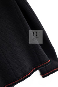 CHANEL 09PF Black Red Trim Moscow Wool Tweed Jacket Skirt Suit 38 シャネル ブラック レッド トリム ロマノフ ウール ツイード ジャケット スカート スーツ 即発