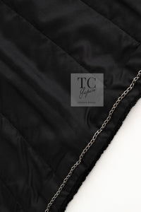 CHANEL 09PF Black Red Trim Moscow Wool Tweed Jacket Skirt Suit 38 シャネル ブラック レッド トリム ロマノフ ウール ツイード ジャケット スカート スーツ 即発