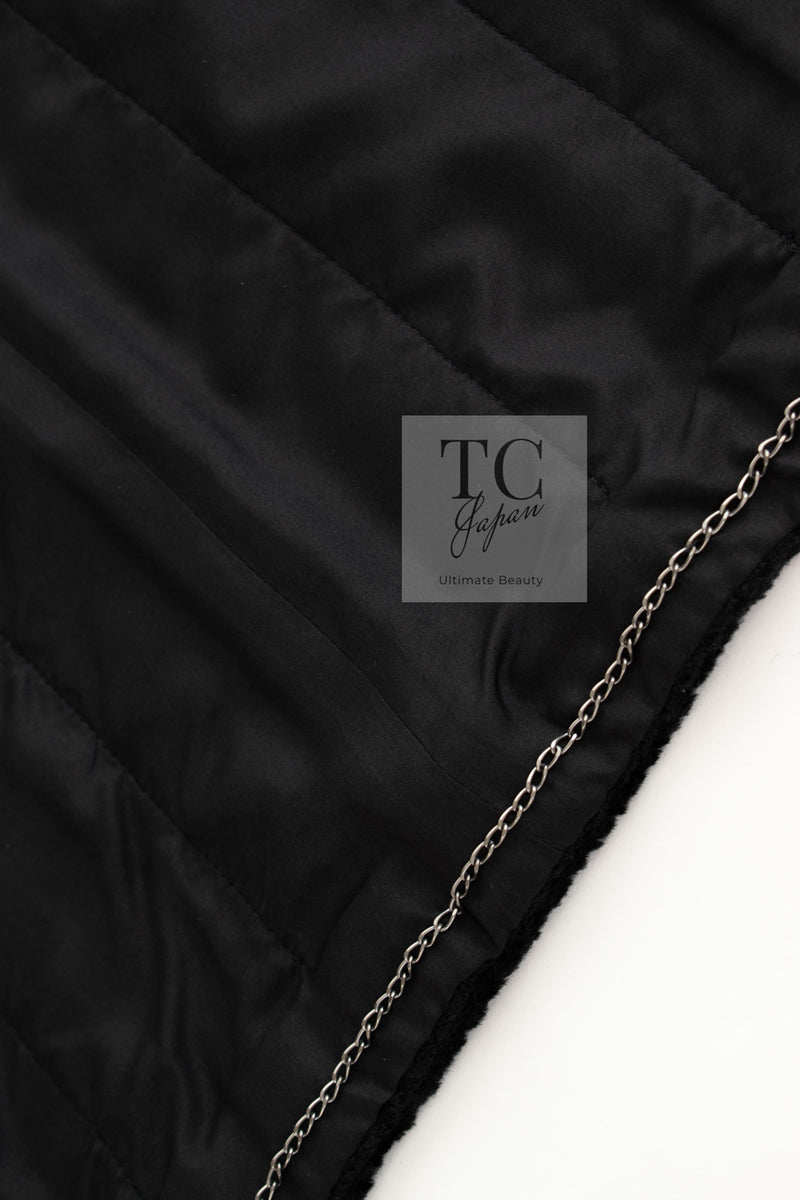 CHANEL 09PF Black Red Trim Moscow Wool Tweed Jacket Skirt Suit 38 シャネル ブラック レッド トリム ロマノフ ウール ツイード ジャケット スカート スーツ 即発