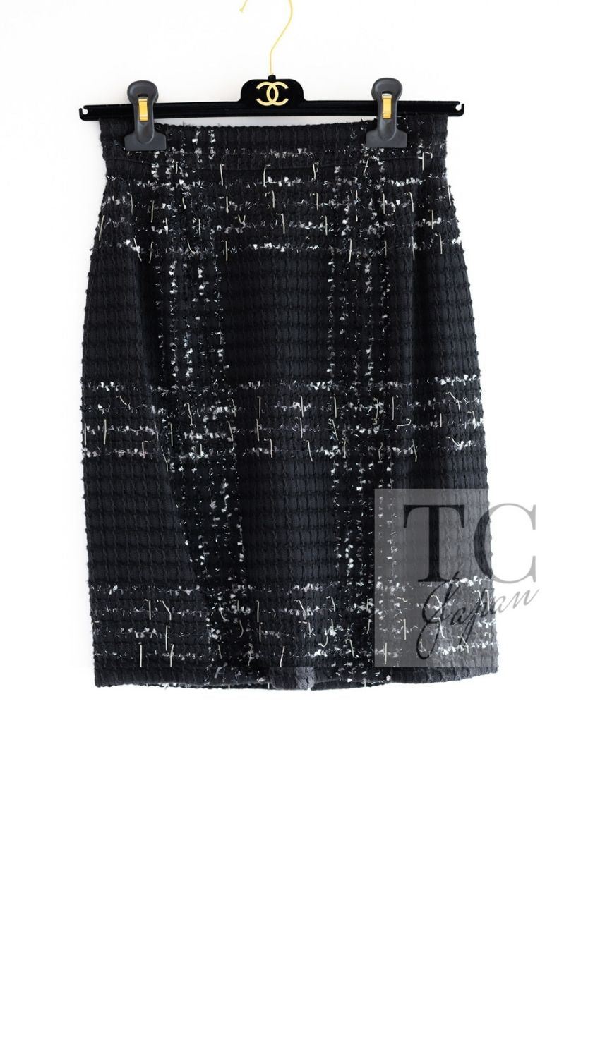 CHANEL 08C Black Beaded Chain Cotton Wool Tweed Jacket Skirt Suit 38 シャネル ブラック ビーズ チェーン コットン ウール ツイード ジャケット スカート スーツ 即発
