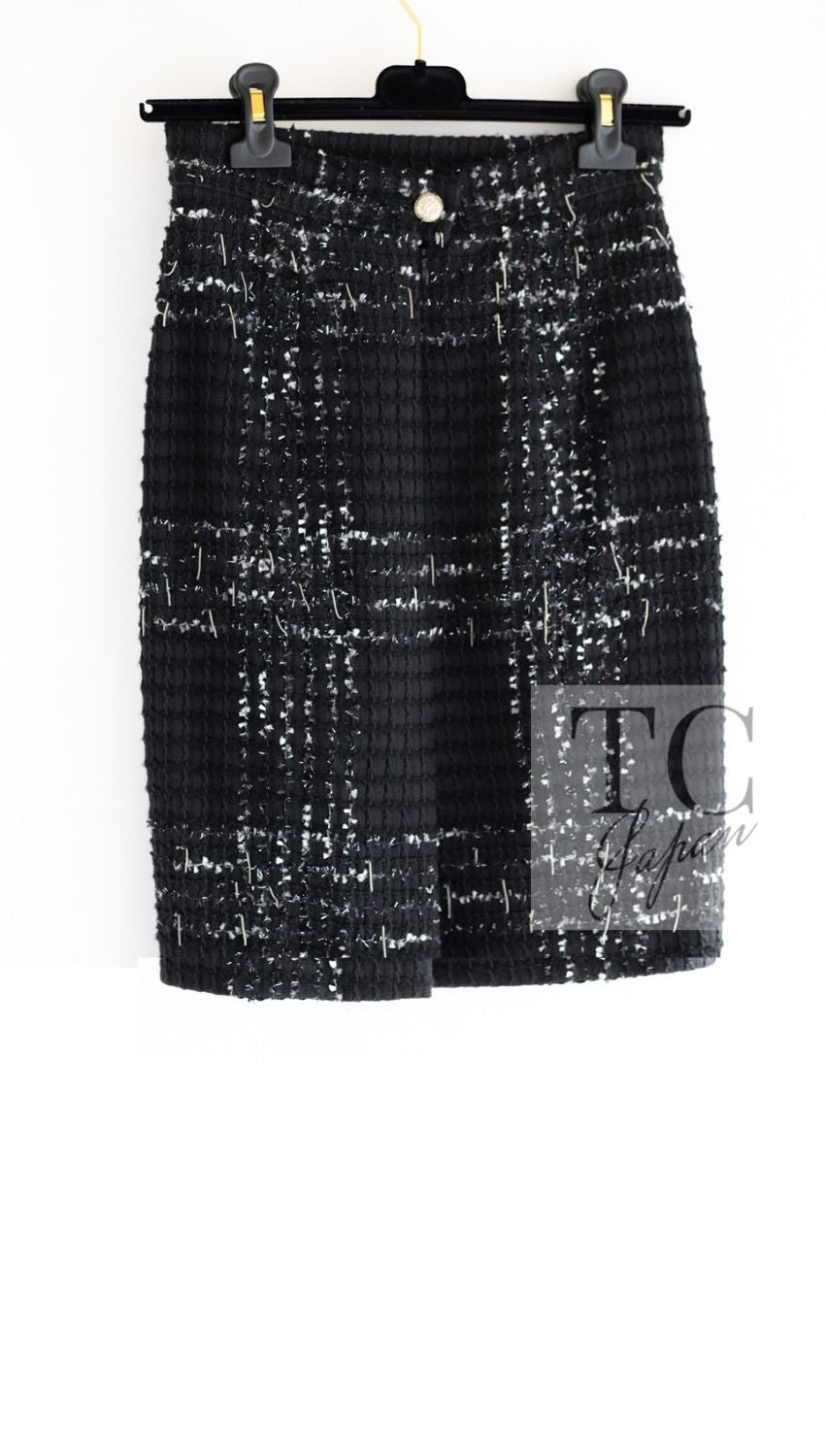 CHANEL 08C Black Beaded Chain Cotton Wool Tweed Jacket Skirt Suit 38 シャネル ブラック ビーズ チェーン コットン ウール ツイード ジャケット スカート スーツ 即発