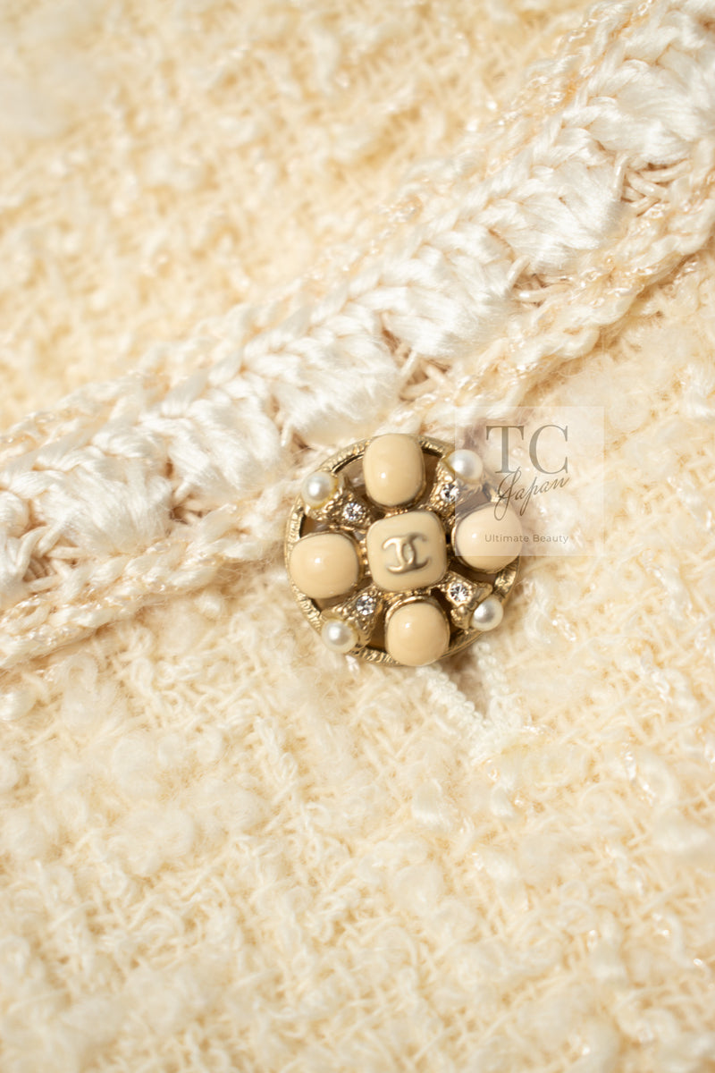 CHANEL 06PF Creme Ivory Wool Mohair Silk Gripoix Tweed Jacket Skirt Suit 34 36 シャネル クリーム アイボリー ウール モヘア シルク グリポワ宝石ボタン ツイード ジャケット スカート スーツ 即発