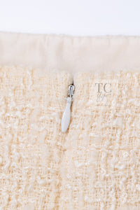 CHANEL 06PF Creme Ivory Wool Mohair Silk Gripoix Tweed Jacket Skirt Suit 34 36 シャネル クリーム アイボリー ウール モヘア シルク グリポワ宝石ボタン ツイード ジャケット スカート スーツ 即発