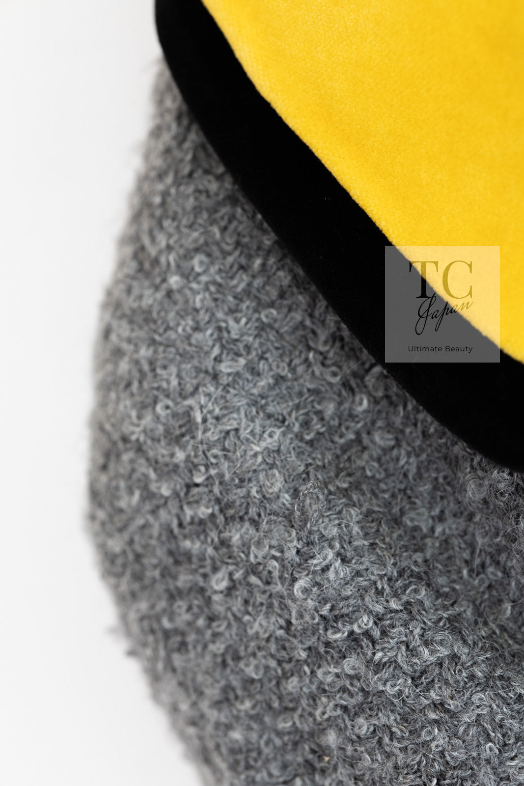 CHANEL 90A Vintage Gray Yellow Trim Velvet Tweed Jacket 38 シャネル ヴィンテージ グレー イエロー トリム ベルベット ツイード ジャケット 即発