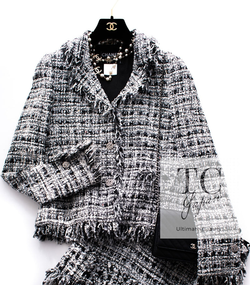 CHANEL 04S Black White Fringe Lesage Jacket Skirt Suit 38 シャネル ブラック ホワイト フリンジ ルサージュ ツイード ジャケット スカート スーツ 即発