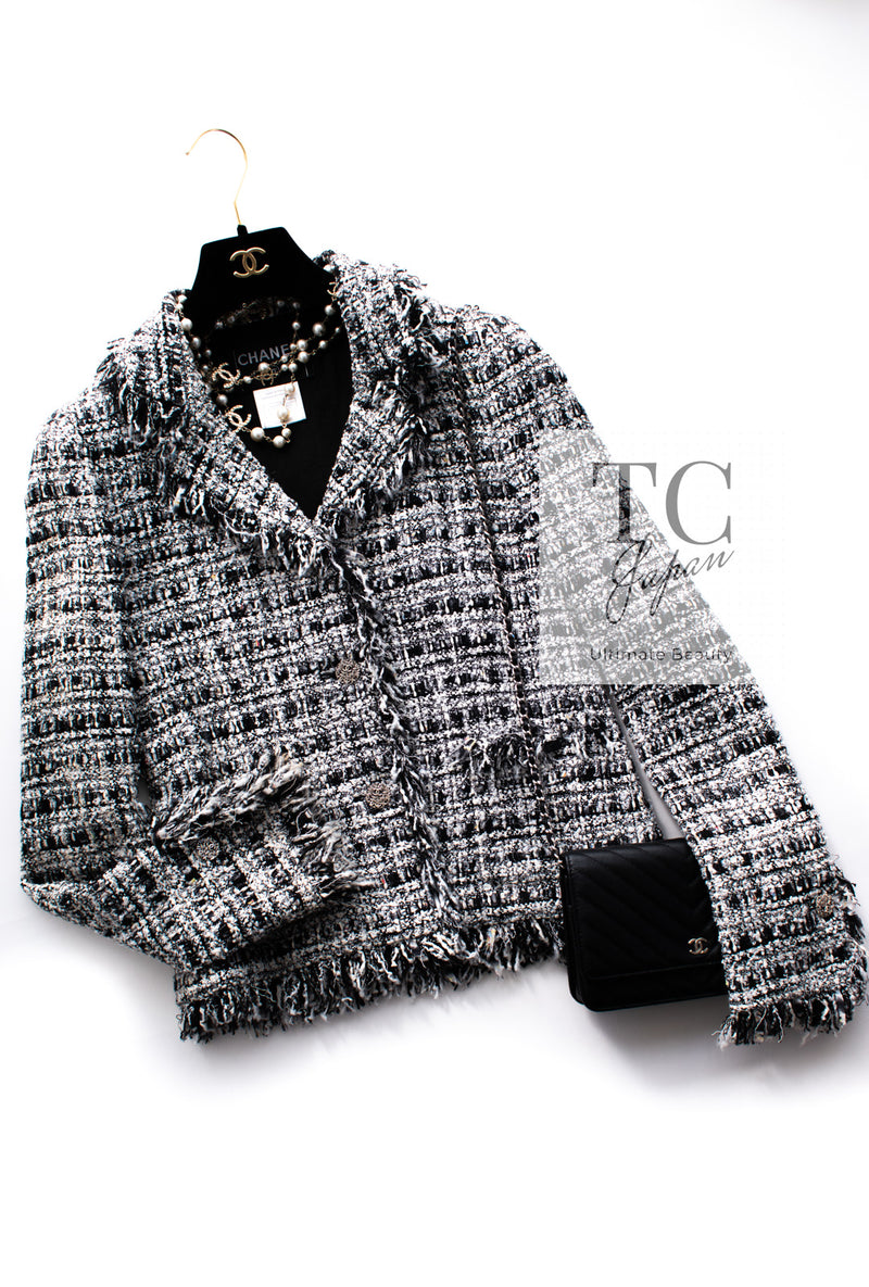 CHANEL 04S Black White Fringe Lesage Jacket Skirt Suit 38 シャネル ブラック ホワイト フリンジ ルサージュ ツイード ジャケット スカート スーツ 即発