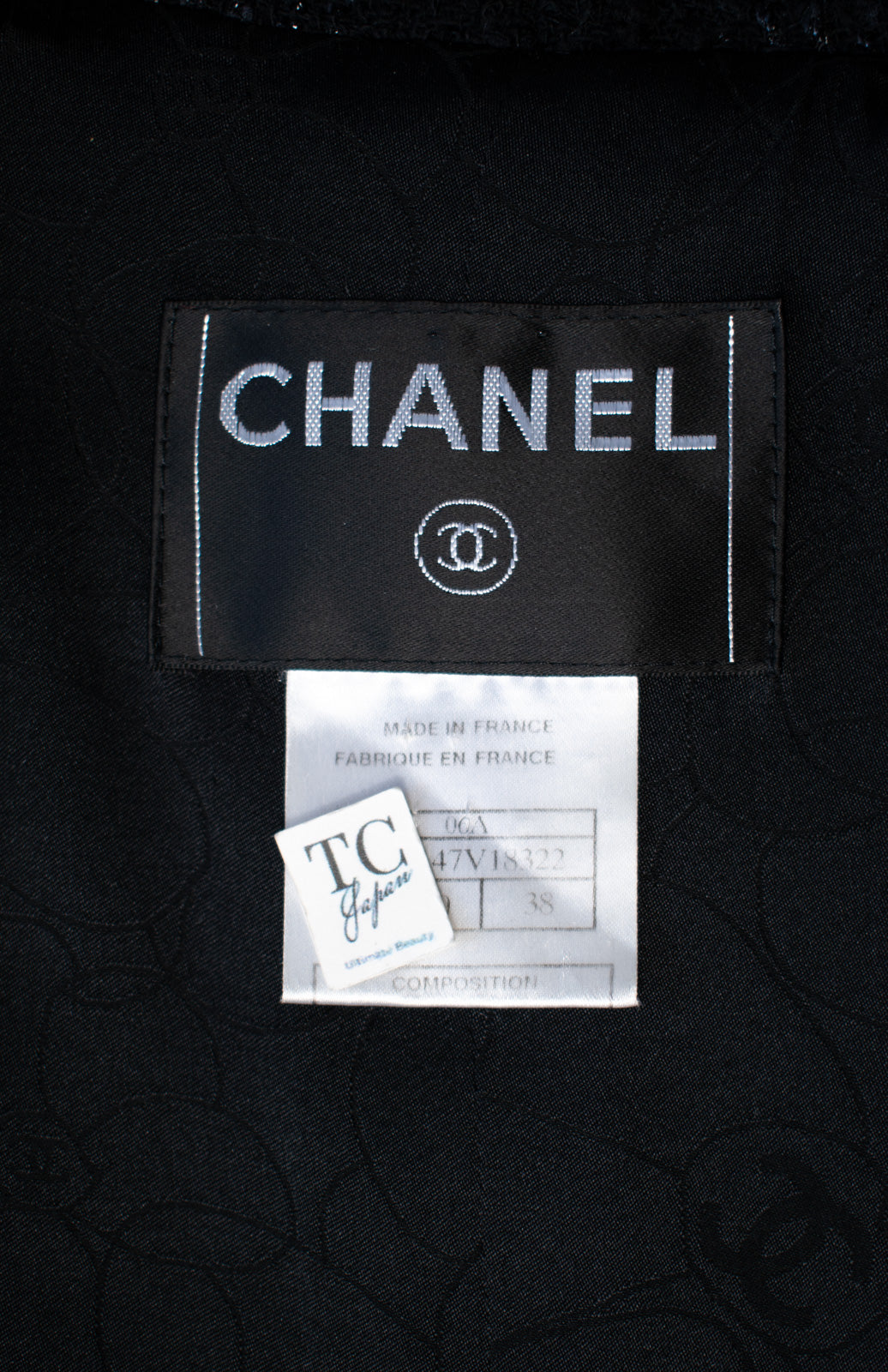 CHANEL 06PF Black Ivory Trim Boucle Wool Tweed Jacket Skirt Suit 38 シャネル ブラック アイボリー トリミング ブークレ ウール ツイード ジャケット スカート スーツ 即発