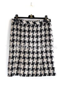 CHANEL 04PF Ivory Beige Bow Ribbon Jacket Skirt Suit 38 42 シャネル アイボリー ベージュ リボン ツイード ジャケット スカート スーツ 即発