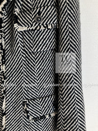 CHANEL 06A Black Herringbone Chevron Wool Tweed Jacket Skirt Suit 34 シャネル ブラック シェベロン ウール ツイード ジャケット スカート スーツ 即発
