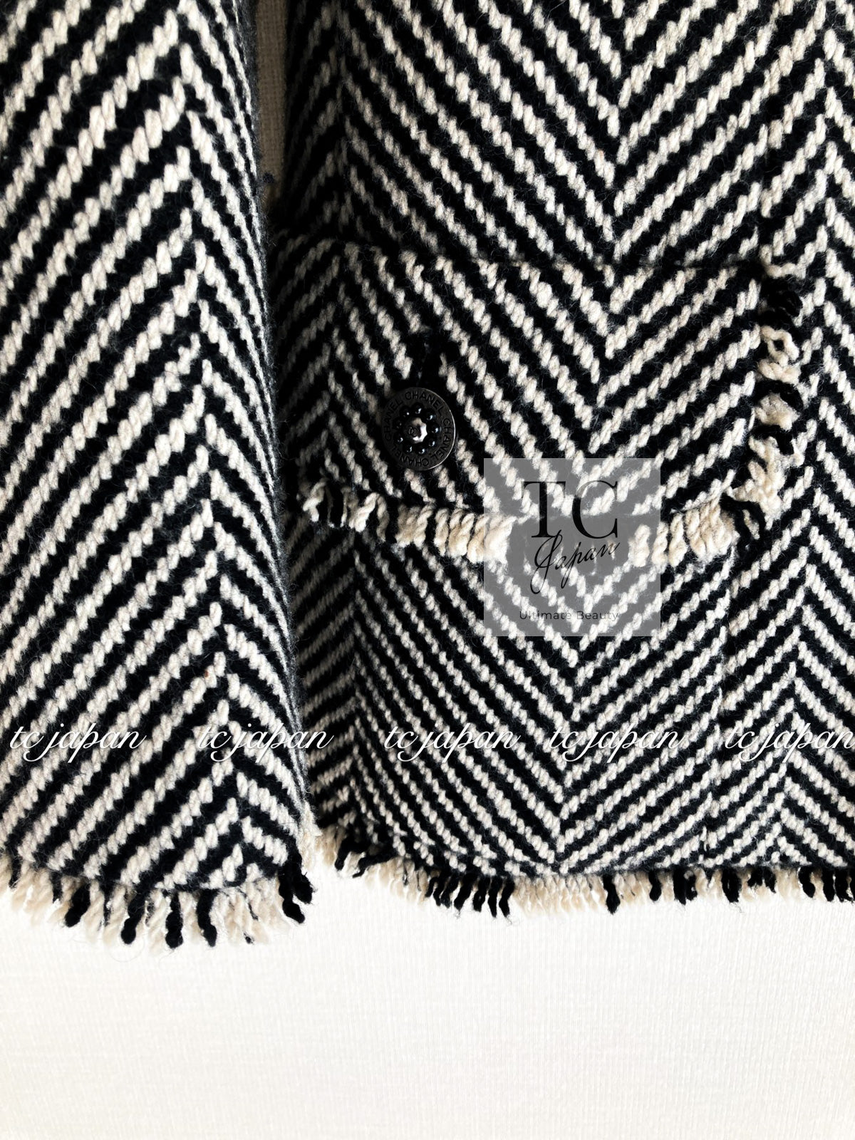 CHANEL 06A Black Herringbone Chevron Wool Tweed Jacket Skirt Suit 34 シャネル ブラック シェベロン ウール ツイード ジャケット スカート スーツ 即発