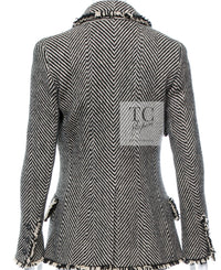 CHANEL 06A Black Herringbone Chevron Wool Tweed Jacket Skirt Suit 34 シャネル ブラック シェベロン ウール ツイード ジャケット スカート スーツ 即発
