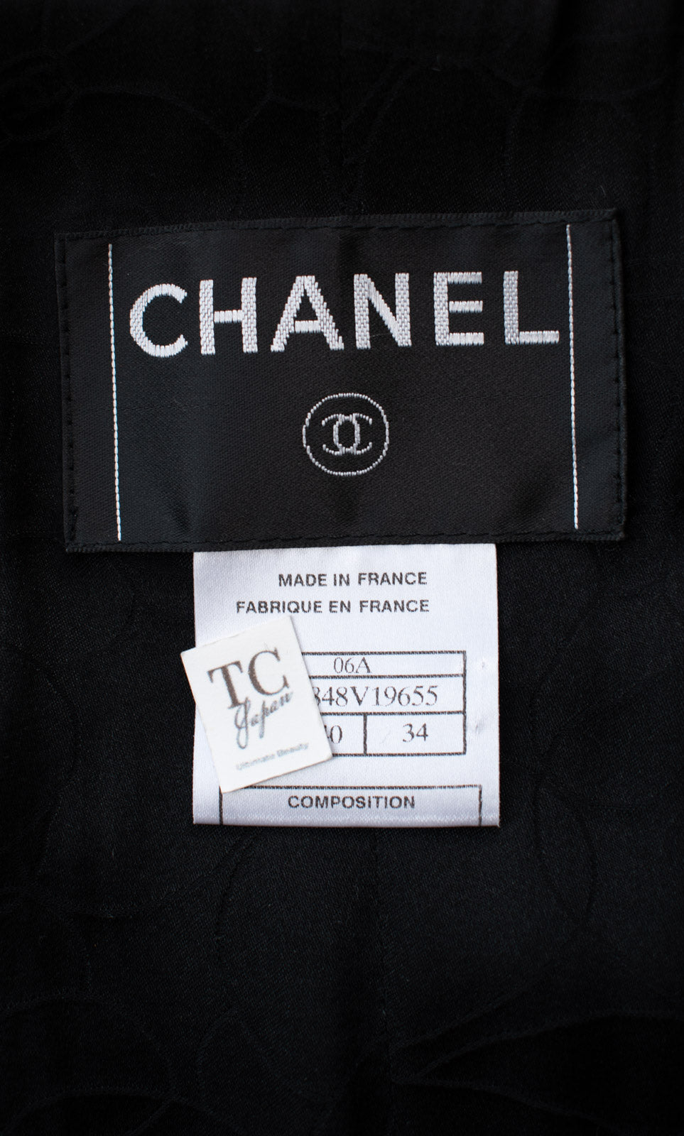 CHANEL 06A Black Herringbone Chevron Wool Tweed Jacket Skirt Suit 34 シャネル ブラック シェベロン ウール ツイード ジャケット スカート スーツ 即発 - TC JAPAN