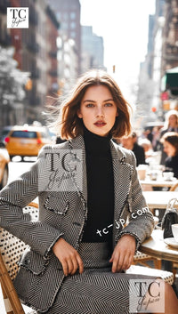 CHANEL 06A Black Herringbone Chevron Wool Tweed Jacket Kate Moss 38 シャネル ブラック シェベロン ウール ツイード ジャケット ケイトモス着 即発 - TC JAPAN