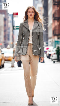 CHANEL 06A Black Herringbone Chevron Wool Tweed Jacket Kate Moss 38 シャネル ブラック シェベロン ウール ツイード ジャケット ケイトモス着 即発 - TC JAPAN