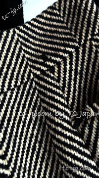 CHANEL 06A Black Herringbone Chevron Wool Tweed Jacket Skirt Suit 34 シャネル ブラック シェベロン ウール ツイード ジャケット スカート スーツ 即発 - TC JAPAN